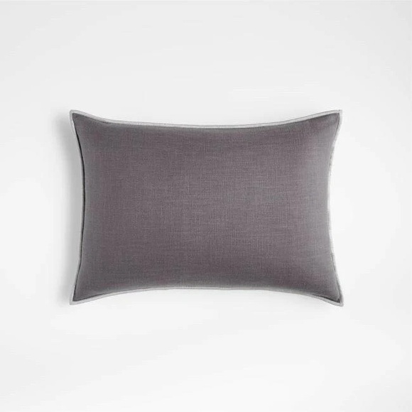 NWT CRATE & BARREL Grey 22"x15" Merrow Stitch Cotton Throw Pillow Cover - Picture 2 of 5